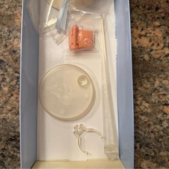 Barbie Suburban Shopper Doll - Picture 8 of 12